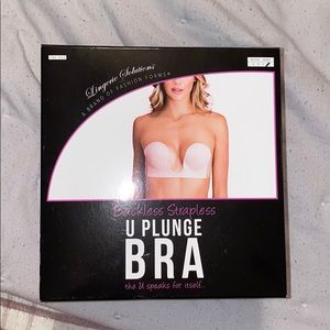 Backless strapless bra